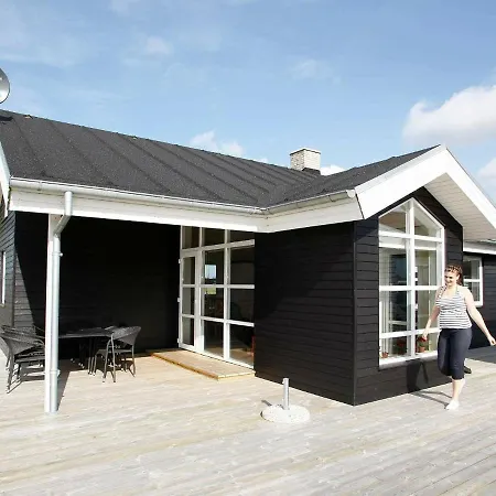度假居 Three-bedroom Holiday In 23