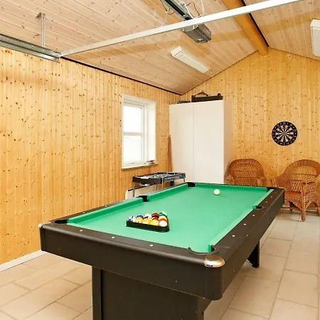 Three-bedroom Holiday In 23 布罗斯特